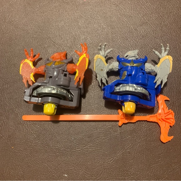 Lot Of  2 Beywarriors Shogun Steel 1 Beyblade Battle Hasbro 2012 Tomy + Case - Picture 6 of 12